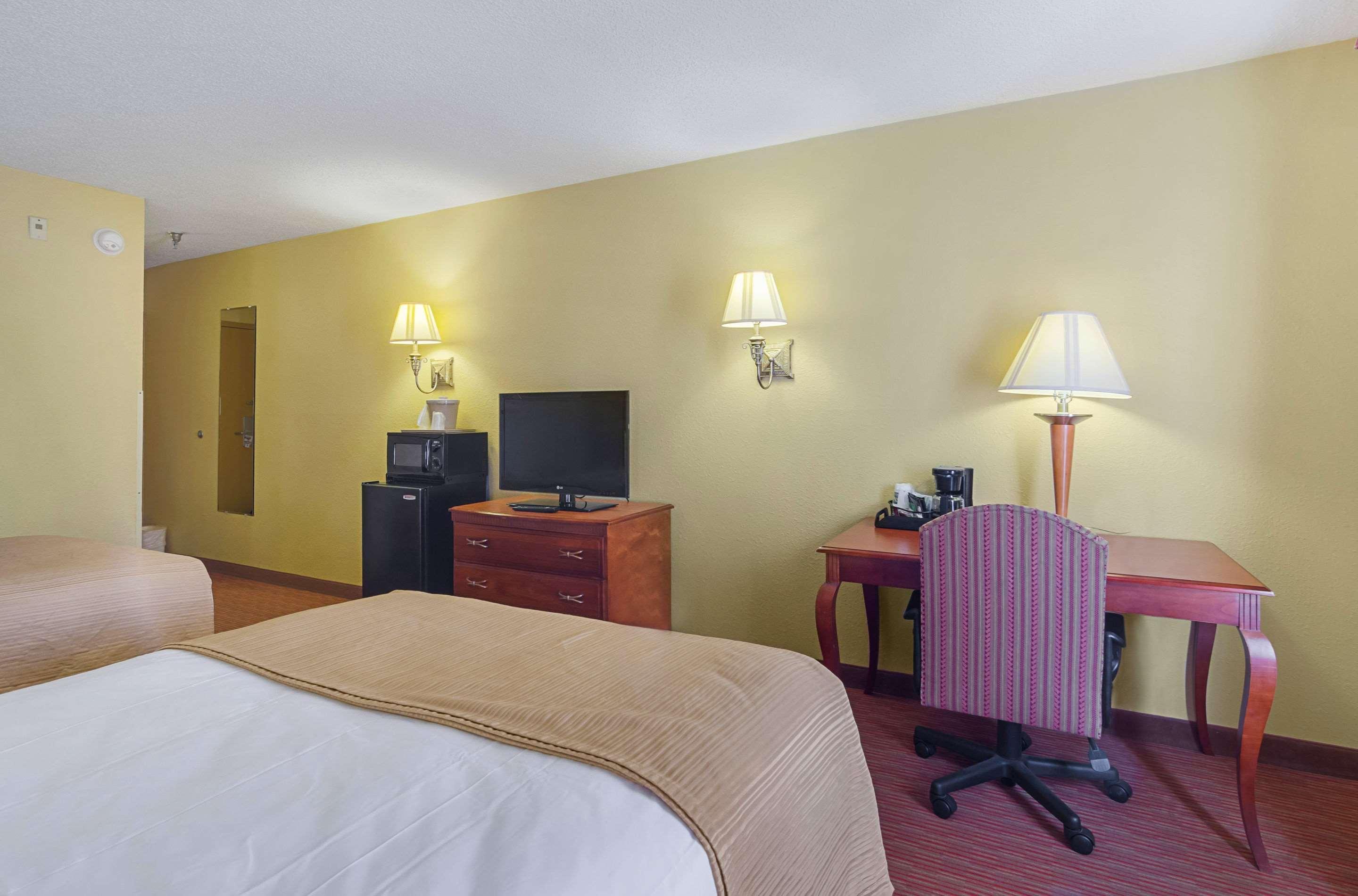 Surestay Plus Hotel By Best Western Durham Medical Center Exterior photo