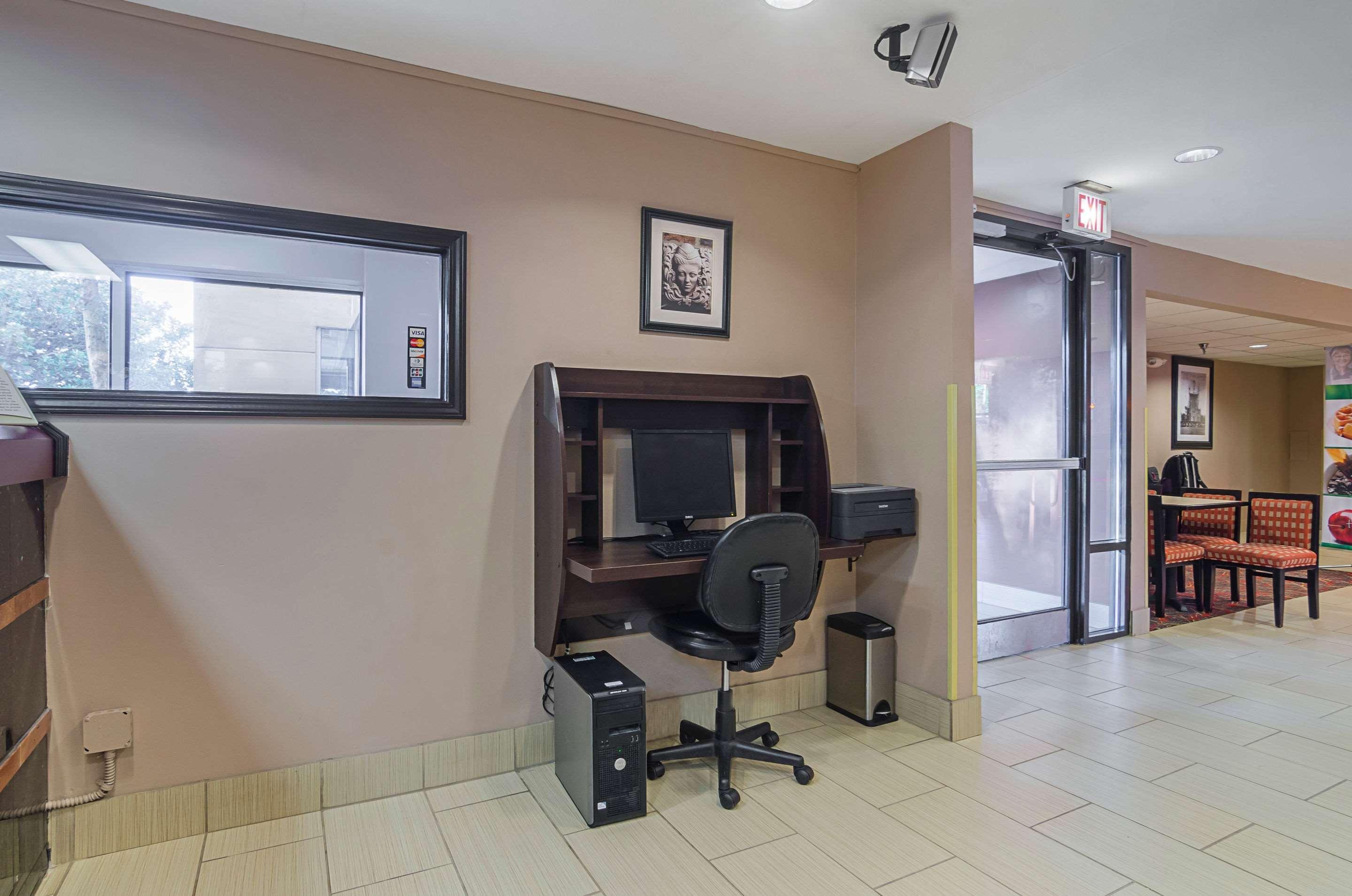 Surestay Plus Hotel By Best Western Durham Medical Center Exterior photo