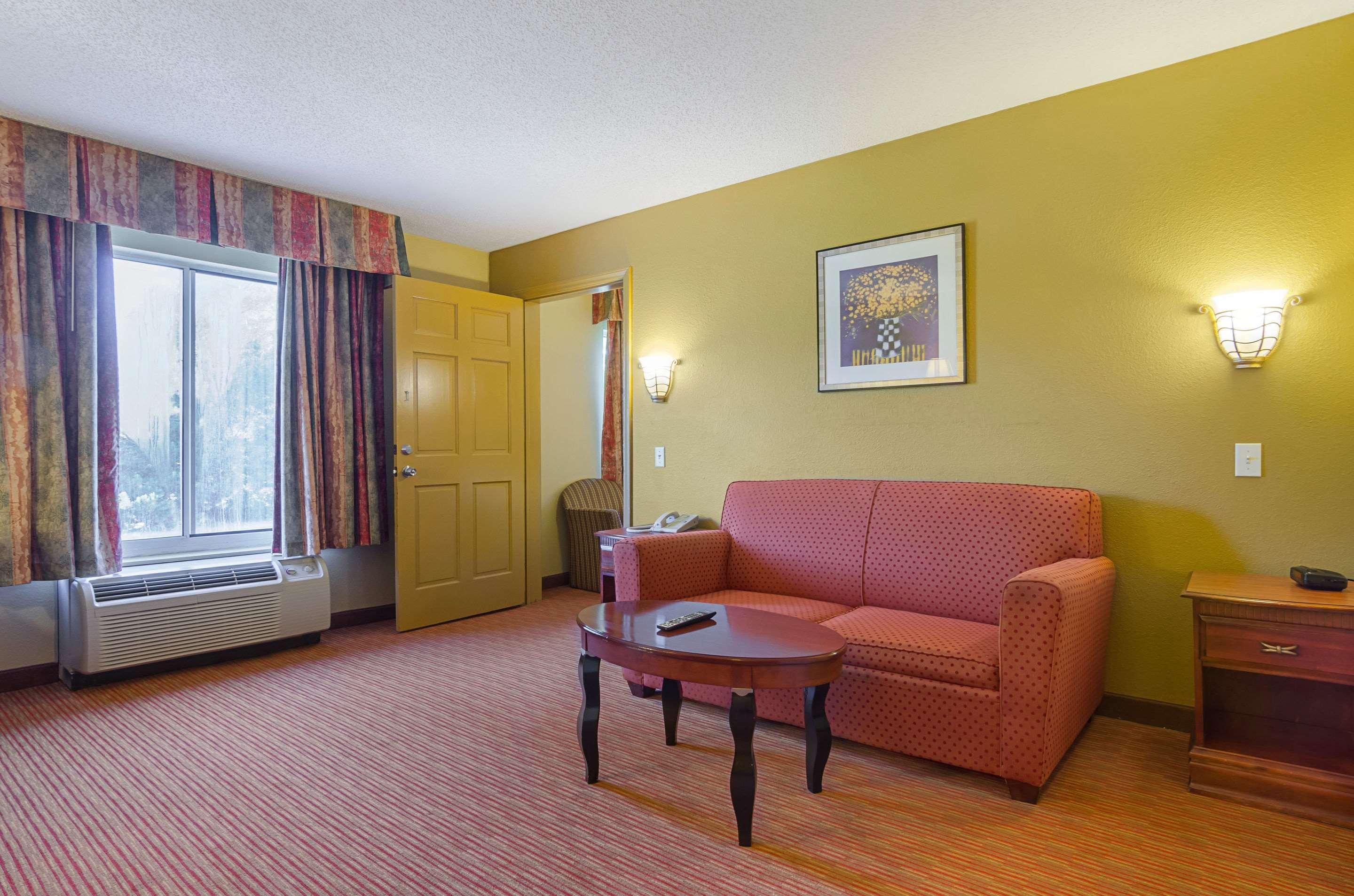 Surestay Plus Hotel By Best Western Durham Medical Center Exterior photo